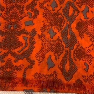 Lightweight wool scarf 78x36